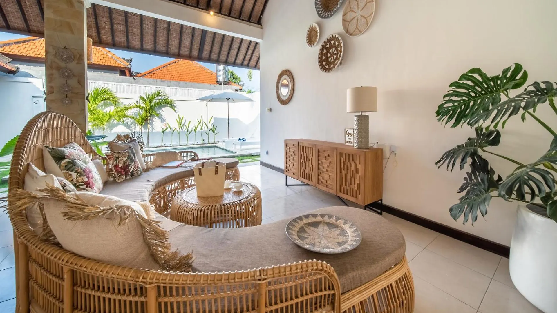 2 Bedroom Luxury Private Pool Villa In Seminyak סמיניאק